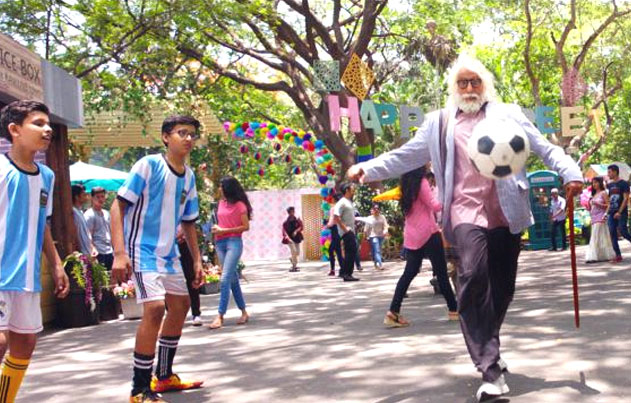 /media/k2/galleries/65310/102-Not-Out-Movie-Stills-06