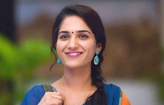 /media/k2/galleries/67117/Chi-La-Sow-Movie-Stills-04