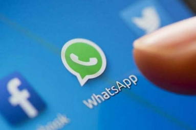 WhatsApp Curbs Forwarding Messages to Five Users WhatsApp Curbs Forwarding Messages to Five Users