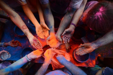 Holi 2019: Celebrate This Holi With These Six DIY Natural Holi Colors That Are Benign and Healthy for Skin Holi 2019: Celebrate This Holi With These Six DIY Natural Holi Colors That Are Benign and Healthy for Skin