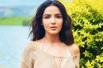 contact-lens misusers breaking, contact-lens misusers breaking, jasmin bhasin s corneal damage is an eye opener for all contact lens misusers, Eyesight