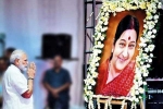 sushma swaraj narendra modi relationship, Narendra Modi paying tribute to sushma swaraj, sushma swaraj transformed mea narendra modi, Sushma swaraj