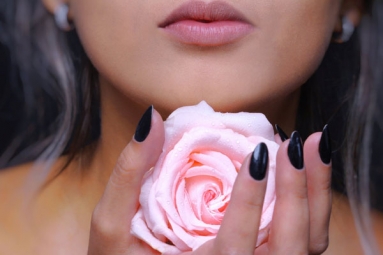 10 Effective Home Remedies to Make Your Lips Pink Naturally