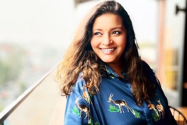 Renu Desai Signs Ravi Teja's Film